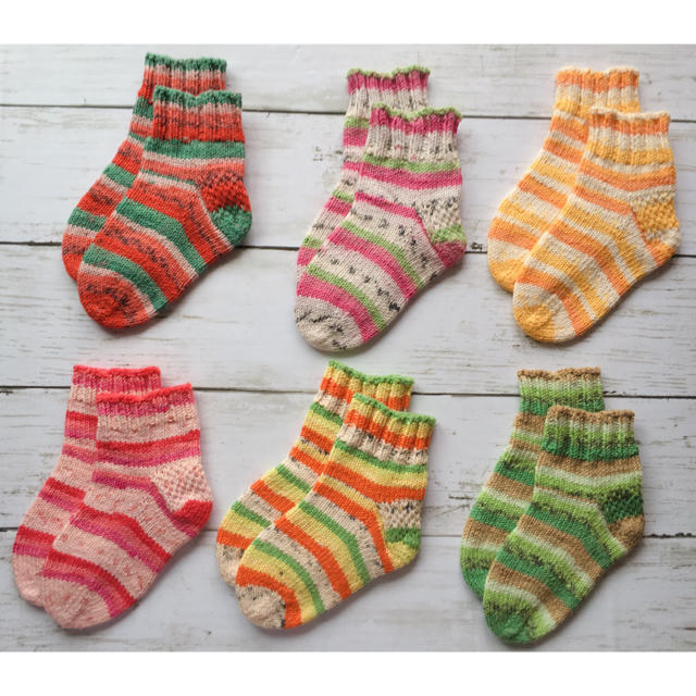 手編み靴下 子供用 ドラゴンフルーツ柄の通販 By よっし S Shop ラクマ