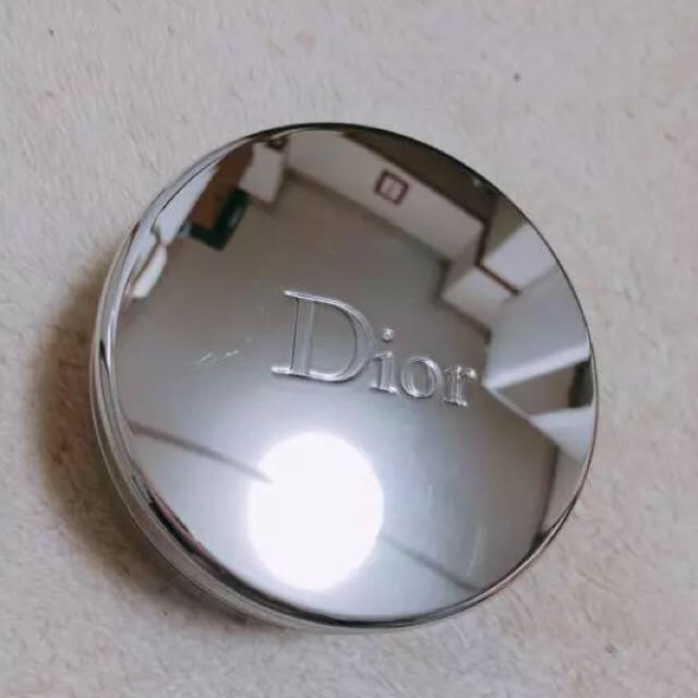 Dior(ディオール)のディオール カプチュール トータルルースパウダー01 コスメ/美容のベースメイク/化粧品(フェイスパウダー)の商品写真