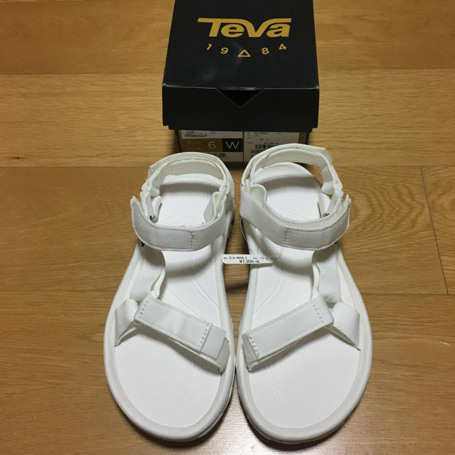 TEVA サンダル ホワイト