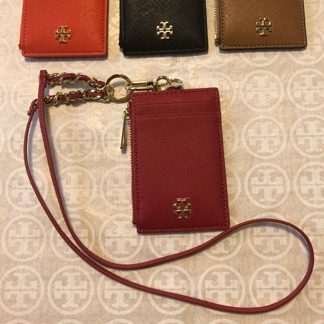 Tory Burch(トリーバーチ)のまこ姉様専用 トリーバーチ 定期入れ パスケース ID レザー ロゴ レッド レディースのファッション小物(名刺入れ/定期入れ)の商品写真