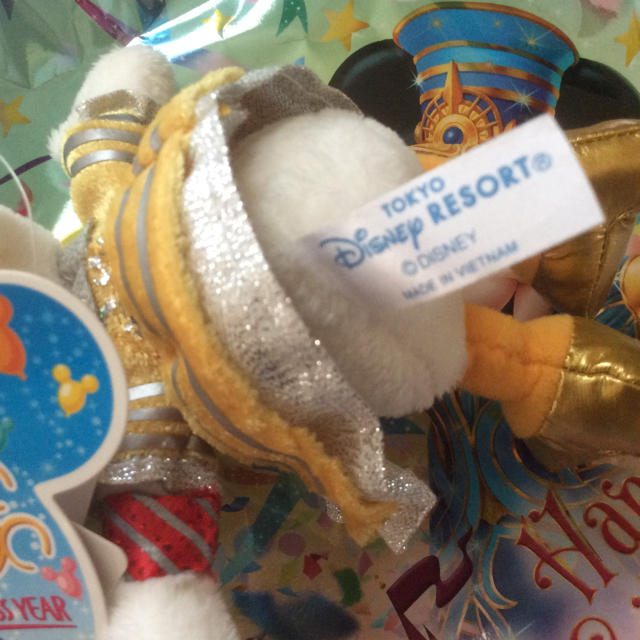 デイジーダック(デイジーダック)のTDL ディズニーランド 30周年 デイジー ぬいぐるみバッジ エンタメ/ホビーのおもちゃ/ぬいぐるみ(キャラクターグッズ)の商品写真