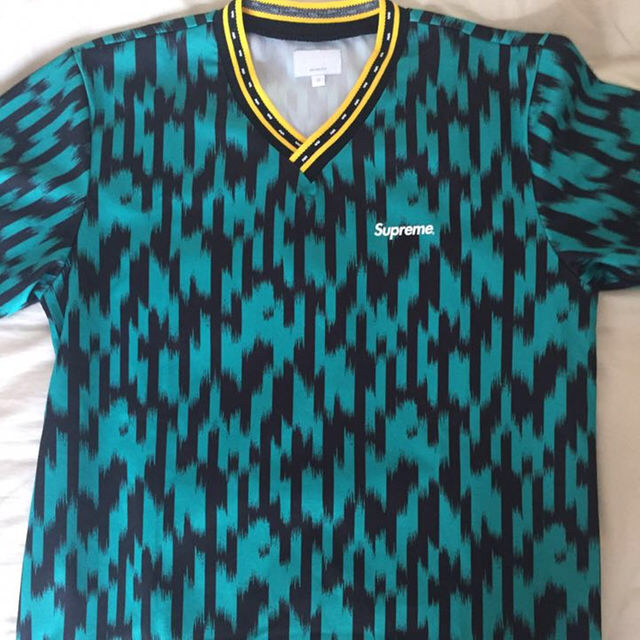 supreme soccer game tee S