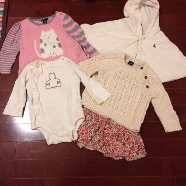 babyGAP(ベビーギャップ)のbabygap まとめ売り 80サイズ☆ キッズ/ベビー/マタニティのキッズ服女の子用(90cm~)(その他)の商品写真