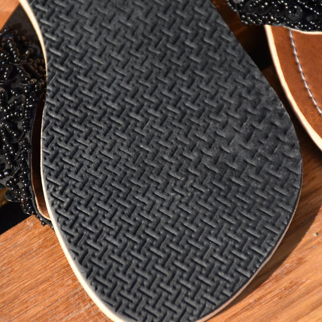 ワケあり！バリ島 ビーズサンダル 送料無料   23.5〜24cm レディースの靴/シューズ(サンダル)の商品写真