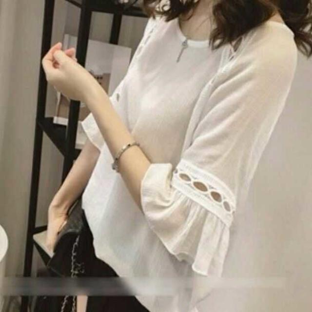 可愛い袖フレアブラウス　ホワイト　XL （ Mサイズ・Lサイズ有り） レディースのトップス(シャツ/ブラウス(半袖/袖なし))の商品写真