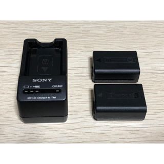 ソニー(SONY)のnp-fw50 (2個) + BC-TRW (1個) バラ売り不可(ミラーレス一眼)