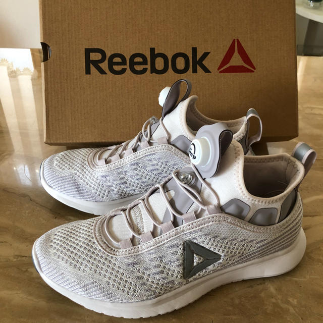 Reebok(リーボック)のリーボックポンプ  レスミルズ   新品未使用 レディースの靴/シューズ(スニーカー)の商品写真