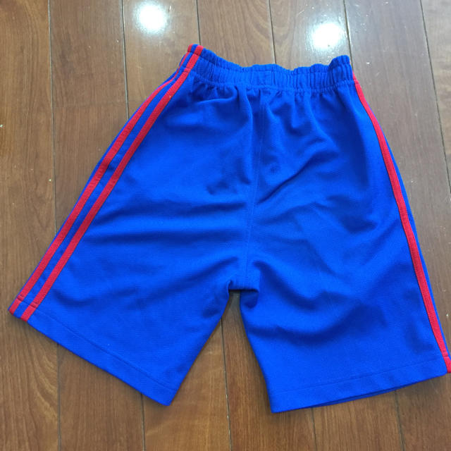 adidas(アディダス)のadidas ハーフパンツ 120 キッズ/ベビー/マタニティのキッズ服男の子用(90cm~)(パンツ/スパッツ)の商品写真