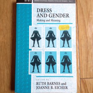 DRESS and GENDER 洋書 専門書(洋書)