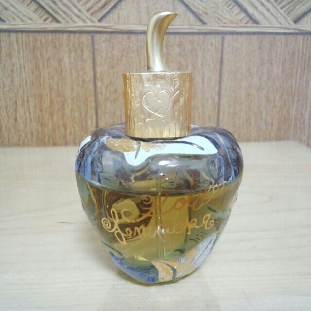 LOLITA LEMPICKA(ロリータレンピカ)のロリータレンピカ 香水 30ml コスメ/美容の香水(香水(女性用))の商品写真