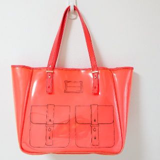 マークバイマークジェイコブス(MARC BY MARC JACOBS)のMARK BY MARK JACOBSビニールトート 雨の日バッグ A4OK(トートバッグ)