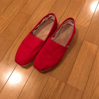 トムズ(TOMS)のTOMS  27.5  赤  スリッポン  モカシン  専用(スリッポン/モカシン)