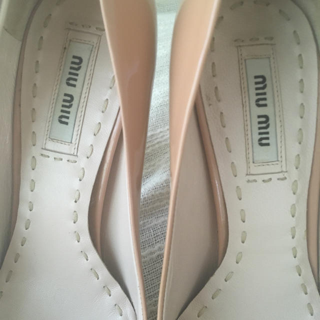 miumiu(ミュウミュウ)のmiu miu パンプス レディースの靴/シューズ(ハイヒール/パンプス)の商品写真