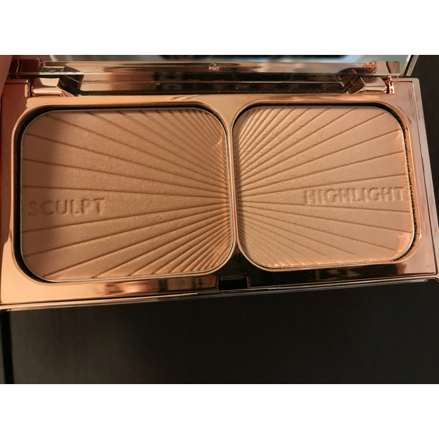 Sephora(セフォラ)の新品 Charlotte Tilbury ハイライト ブロンズ 未使用 コスメ/美容のベースメイク/化粧品(フェイスカラー)の商品写真