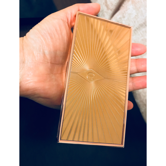 Sephora(セフォラ)の新品 Charlotte Tilbury ハイライト ブロンズ 未使用 コスメ/美容のベースメイク/化粧品(フェイスカラー)の商品写真