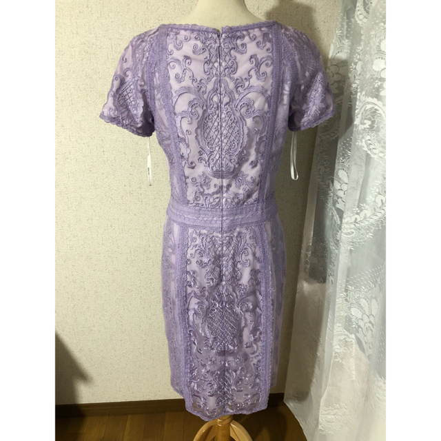 TADASHI SHOJI(タダシショウジ)の新品　Tadashi Shoji　総レース　ワンピース　ドレス　ラベンダー レディースのワンピース(ひざ丈ワンピース)の商品写真