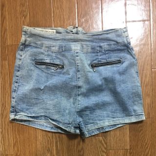 ベルシュカ(Bershka)の美品 ベルシュカ デニム ハイウエスト ジップ ショートパンツ  定番 シンプル(ショートパンツ)