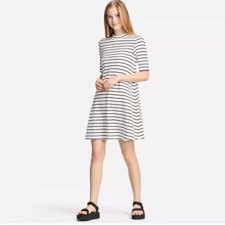 ユニクロ(UNIQLO)の【UNIQLO】リブボーダーフレアワンピース（五分袖）送料無料！(ひざ丈ワンピース)