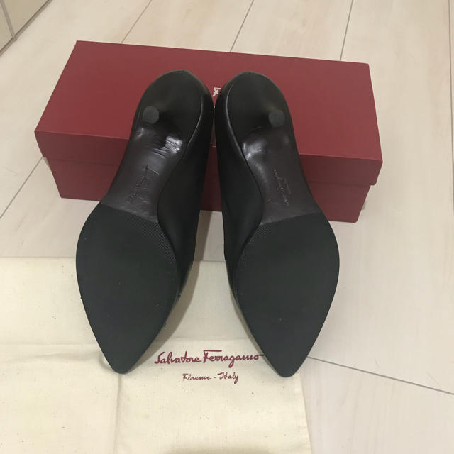 Salvatore Ferragamo(サルヴァトーレフェラガモ)のフェラガモ パンプス 美品 レディースの靴/シューズ(ハイヒール/パンプス)の商品写真