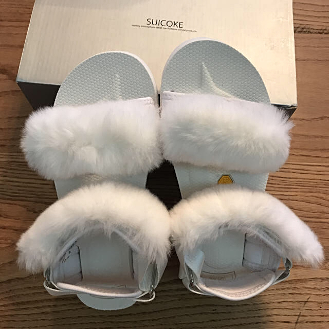 suicoke(スイコック)の新品未使用 【 Suicoke 】ラビットファー Vibramソール サンダル レディースの靴/シューズ(サンダル)の商品写真