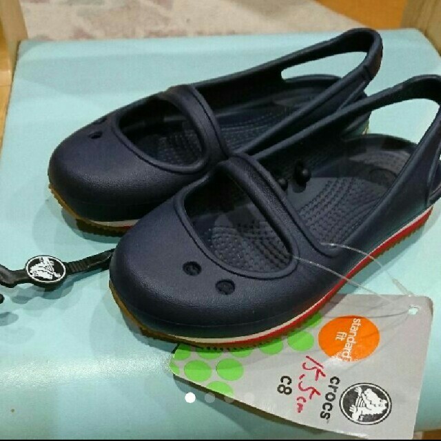 crocs(クロックス)のchamama様専用ですクロックスサンダル15,5㎝ 新品、未使用 キッズ/ベビー/マタニティのキッズ靴/シューズ(15cm~)(サンダル)の商品写真