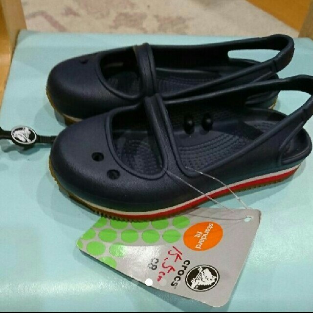 crocs(クロックス)のchamama様専用ですクロックスサンダル15,5㎝ 新品、未使用 キッズ/ベビー/マタニティのキッズ靴/シューズ(15cm~)(サンダル)の商品写真