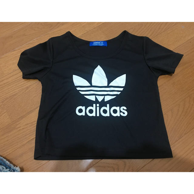 adidas(アディダス)のアディダス adidas ショート丈 Tシャツ ブラック レディースのトップス(Tシャツ(半袖/袖なし))の商品写真