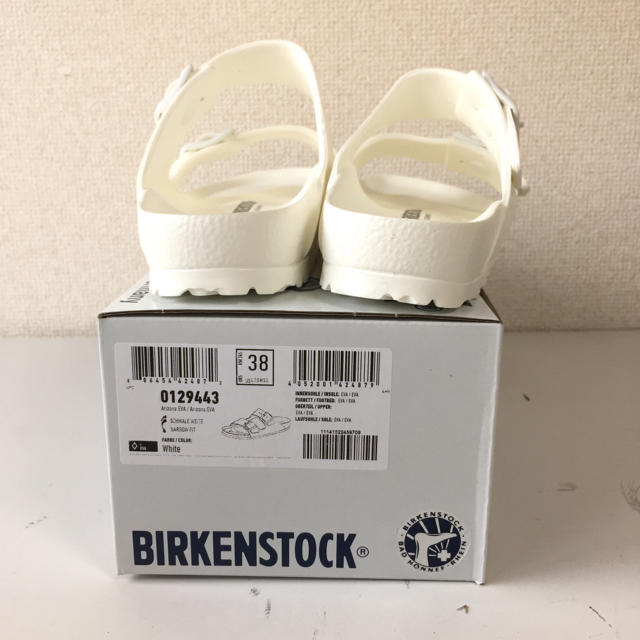 BIRKENSTOCK(ビルケンシュトック)の新品 BIRKENSTOCK アリゾナ EVA 38白 レディースの靴/シューズ(サンダル)の商品写真