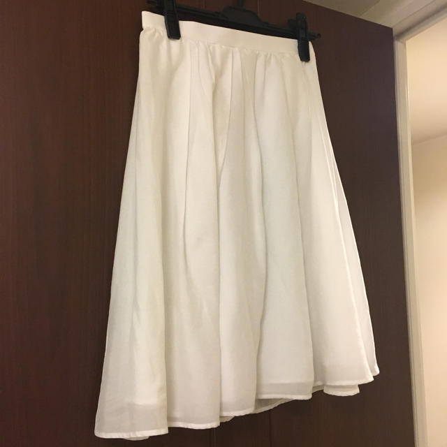 Apuweiser-riche(アプワイザーリッシェ)のアプワイザーリッシェ 白フレアスカート レディースのスカート(ひざ丈スカート)の商品写真