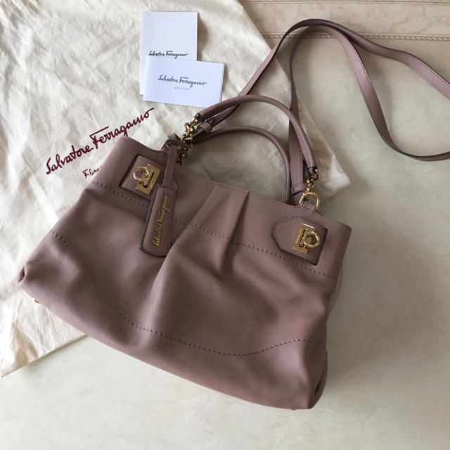 Ferragamo(フェラガモ)の♡ゆりぱ様♡専用 レディースのバッグ(ハンドバッグ)の商品写真