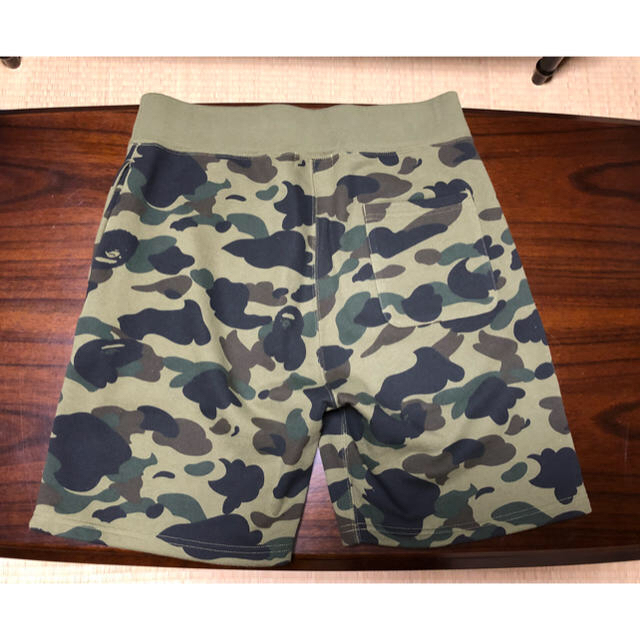 A BATHING APE(アベイシングエイプ)のヒデ様専用 A BATHING APE 1st CAMO SHARK SHORT メンズのパンツ(ショートパンツ)の商品写真