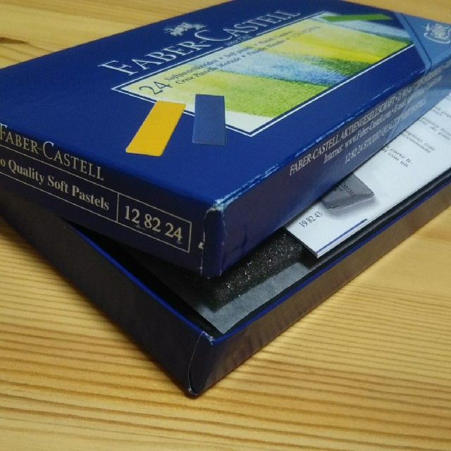 FABER-CASTELL(ファーバーカステル)のソフト パステル  24色セット エンタメ/ホビーのアート用品(クレヨン/パステル)の商品写真