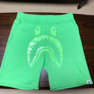 アベイシングエイプ(A BATHING APE)のA BATHING APE SHARK SHORTS NEON(ショートパンツ)