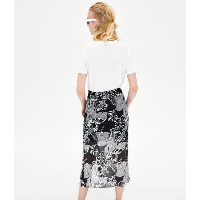 ZARA(ザラ)の【今期】ZARA ザラ プリントロングスカート サイズS 新品タグ付き レディースのスカート(ロングスカート)の商品写真