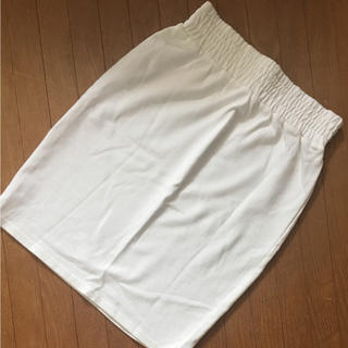 スライ(SLY)のSLY 新品 ホワイトスエットタイトスカート size2(ひざ丈スカート)