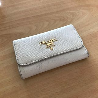 プラダ(PRADA)の☆PRADA キーケース オフホワイト(キーケース)