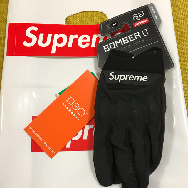 Supreme(シュプリーム)の再値下げ！！supreme◾️グローブ Mサイズ シュプリーム メンズのファッション小物(手袋)の商品写真