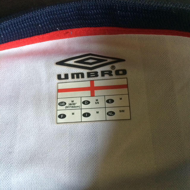 UMBRO(アンブロ)のイングランド代表 ユニフォーム スポーツ/アウトドアのサッカー/フットサル(ウェア)の商品写真