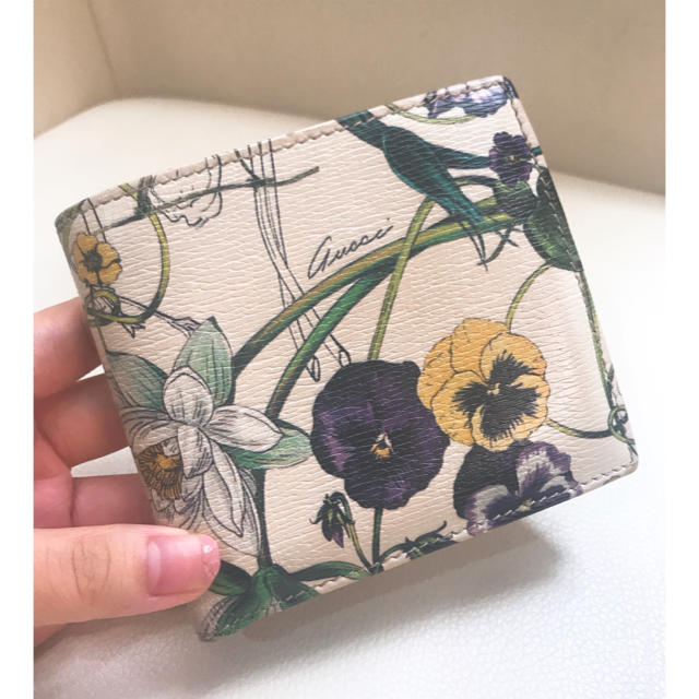 Gucci(グッチ)のグッチ 2つ折財布 花柄 上質 フローラ グリーン レザー オールド レディースのファッション小物(財布)の商品写真