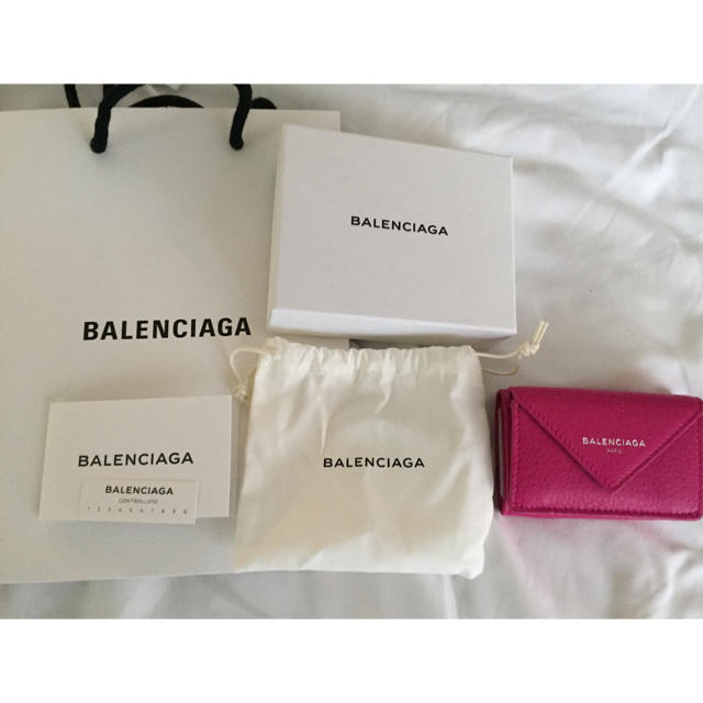 Balenciaga(バレンシアガ)の【新品】BALENCIAGA ペーパーミニウォレット ピンク レディースのファッション小物(財布)の商品写真