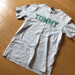 トミー(TOMMY)のトミー グレー 半袖Tシャツ(Tシャツ/カットソー(半袖/袖なし))