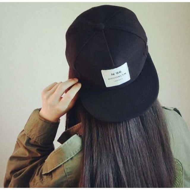 オシャレ　ボックス　ロゴキャップ　ブラック メンズの帽子(キャップ)の商品写真