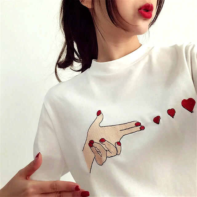 【美品】ハートの刺繍Tシャツ個性的 レディースのトップス(Tシャツ(半袖/袖なし))の商品写真