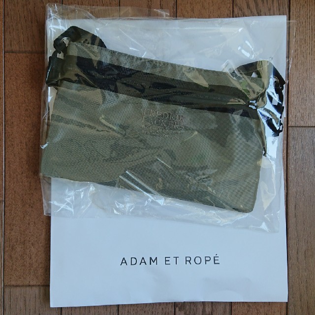 Adam et Rope'(アダムエロぺ)のサコッシュ メンズのバッグ(ショルダーバッグ)の商品写真