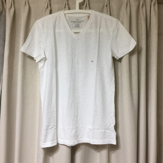 アメリカンイーグル(American Eagle)の人気カラー ホワイトTシャツ  アメリカンイーグル Mサイズ Vネック(Tシャツ(半袖/袖なし))