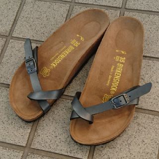 ビルケンシュトック(BIRKENSTOCK)の【BIRKENSTOCK】美品 サンダル 35 22.5㎝(サンダル)