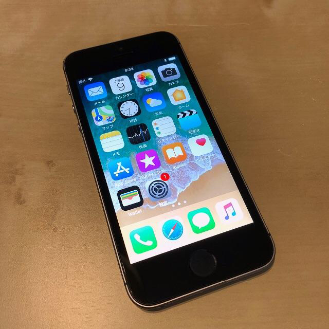 iPhoneSE 64GB スペースグレイ SIMフリー