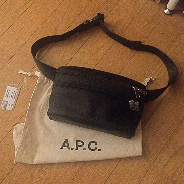 大特価通販 A.P.C - tりく様 専用 A.P.C. ウエストバッグの通販 by