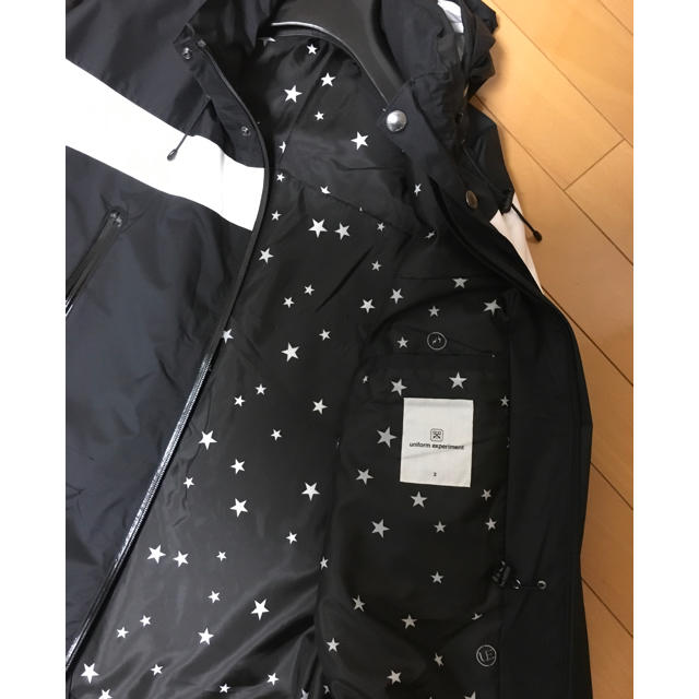 uniform experiment(ユニフォームエクスペリメント)の専用ユニフォームエクスペリメント マウンテンパーカー メンズのジャケット/アウター(マウンテンパーカー)の商品写真