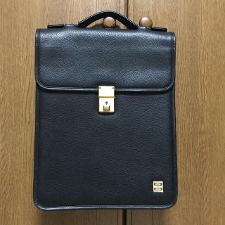 ジバンシィ(GIVENCHY)のGIVENCHY 本革 縦型ビジネスバッグ ブラック 未使用品(ビジネスバッグ)